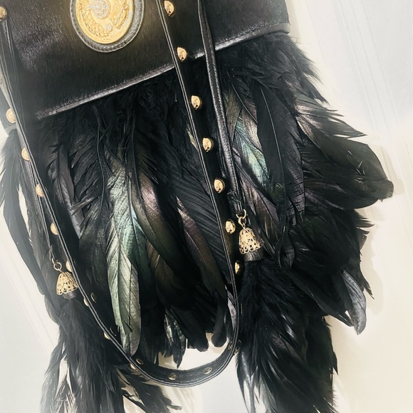 RARE -Michelle Monroe - designer feather /leather - crossbody - Picture 13 of 13